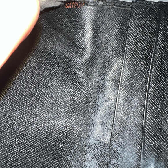 Louis Vuitton Paris | Made in Spain | 1999 Vintage Epi Long Wallet Organizer - Picture 9 of 15
